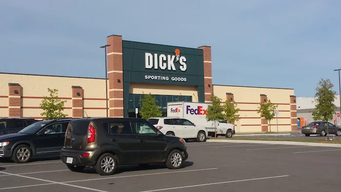 DICK'S Sporting Goods Picture 3