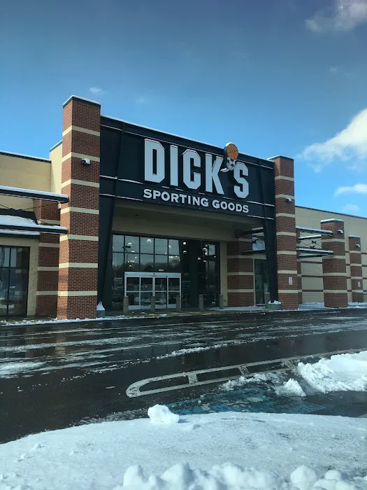 DICK'S Sporting Goods Picture 3