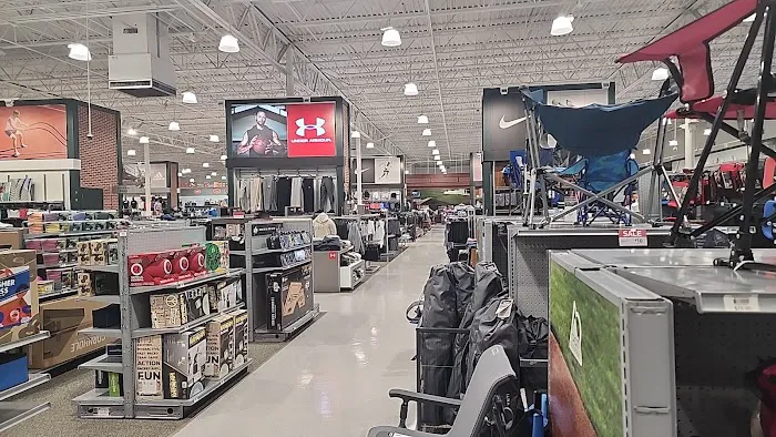 DICK'S Sporting Goods Picture 1
