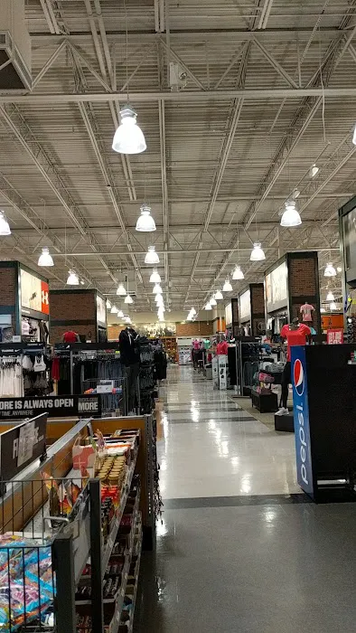 DICK'S Sporting Goods Picture 3