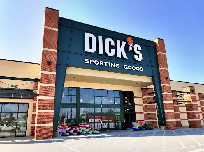 DICK'S Sporting Goods Picture 2