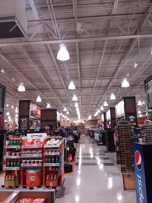 DICK'S Sporting Goods Picture 9