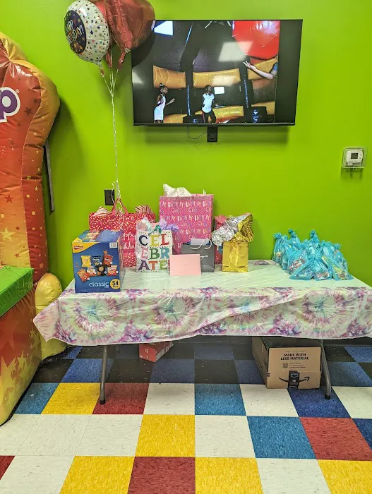 Pump It Up Greenville Kids Birthdays and More Picture 7