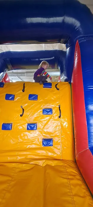 Intents Inflatables Indoor Fun Center Picture 4