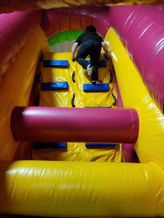 Intents Inflatables Indoor Fun Center Picture 2