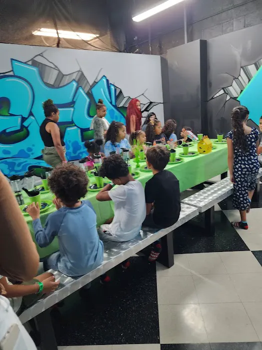 Sky Zone Trampoline Park Picture 2
