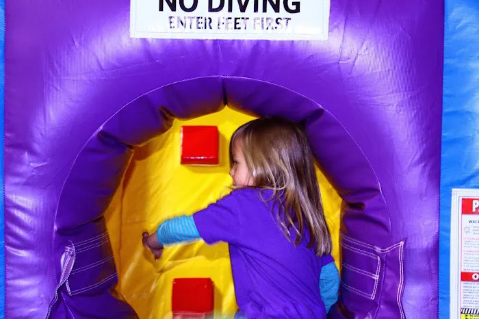 Planet Bounce Pittsburgh - South Star - Tanger Outlets Picture 1