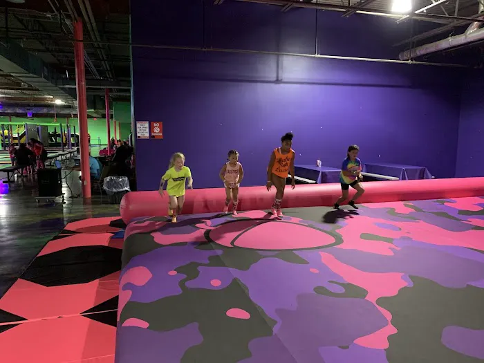 Elevate Trampoline Park Picture 7