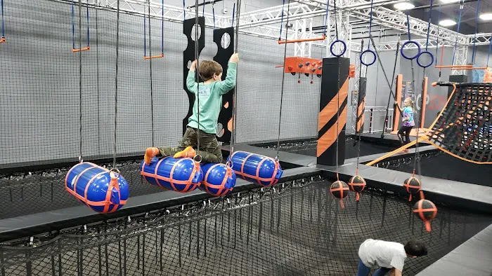 Sky Zone Greenfield Picture 5