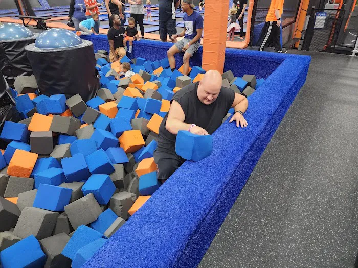 Sky Zone Greenfield Picture 4