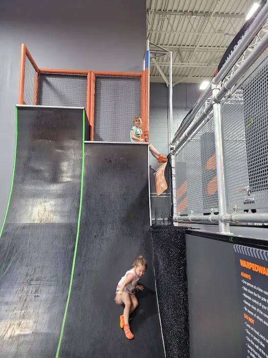 Sky Zone Greenfield Picture 8