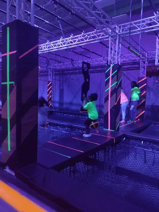 Sky Zone Greenfield Picture 2