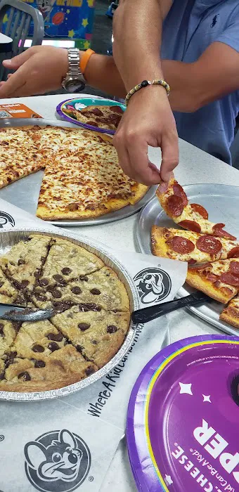 Chuck E. Cheese Picture 1