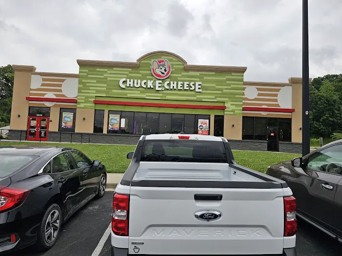 Chuck E. Cheese Picture 4