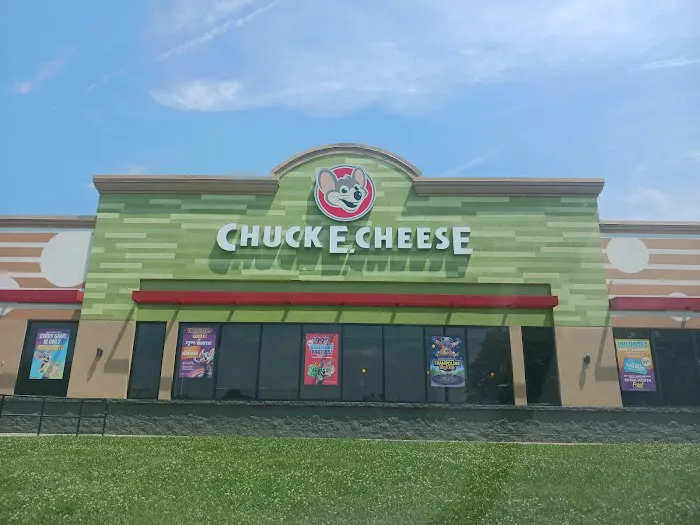 Chuck E. Cheese Picture 3