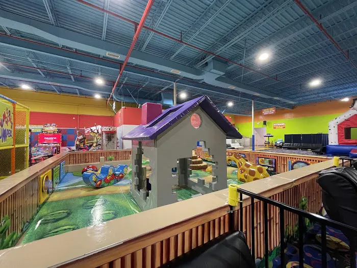 Bumper Jumpers Indoor Playground Picture 2