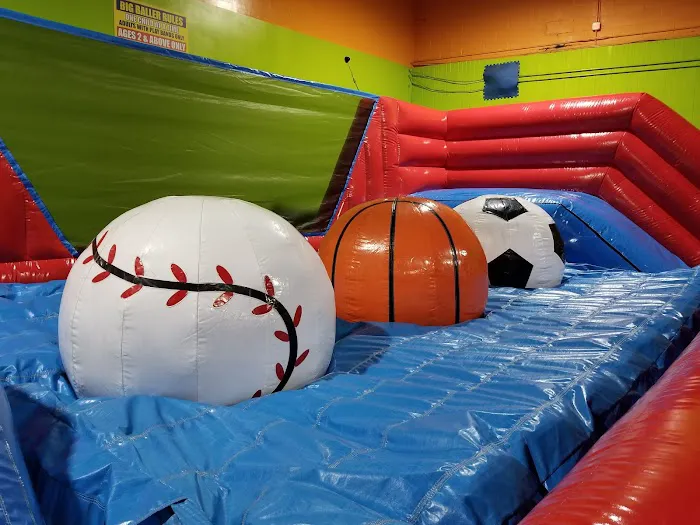 Bumper Jumpers Indoor Playground Picture 4