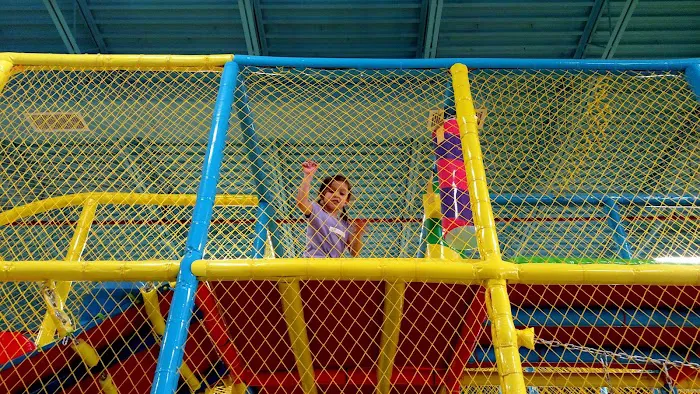 Bumper Jumpers Indoor Playground Picture 5