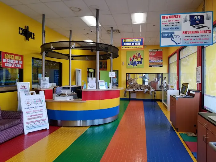 Bumper Jumpers Indoor Playground Picture 8