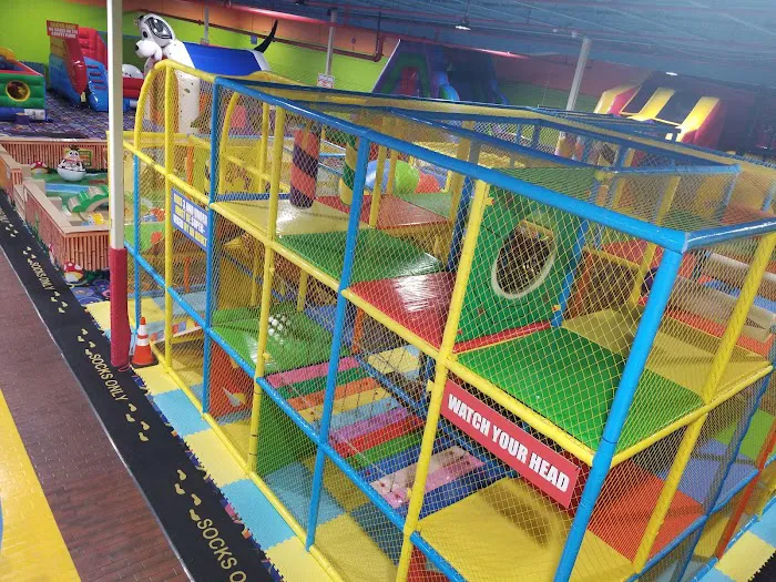 Bumper Jumpers Indoor Playground Picture 7