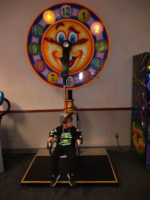 Chuck E. Cheese Picture 1
