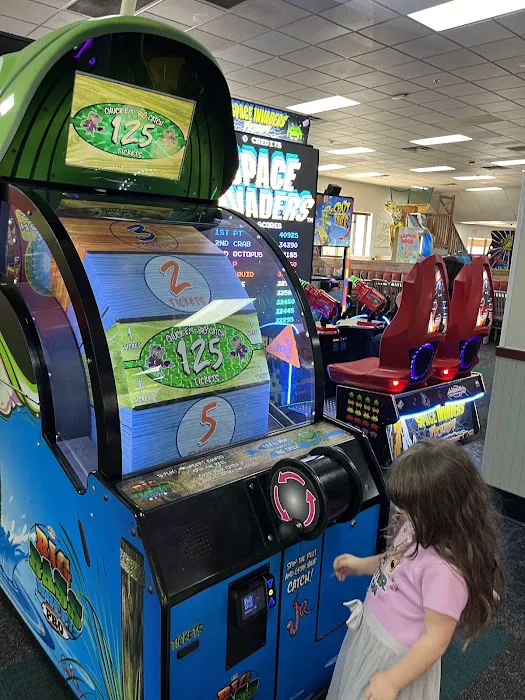 Chuck E. Cheese Picture 7