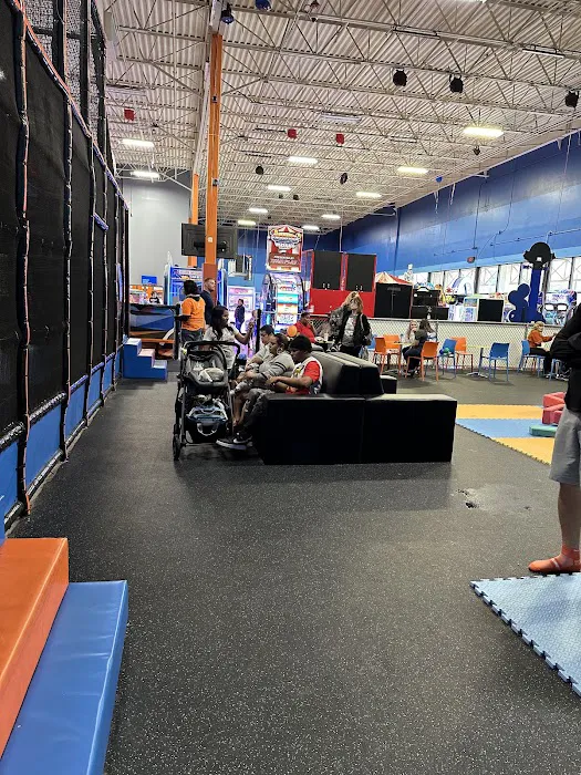 Sky Zone Trampoline Park Picture 4