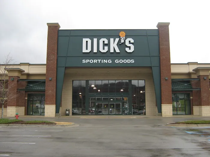DICK'S Sporting Goods Picture 3