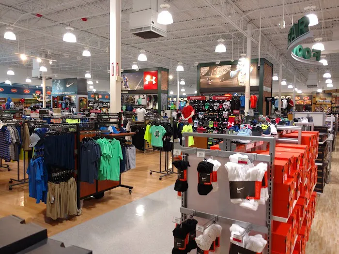 DICK'S Sporting Goods Picture 7
