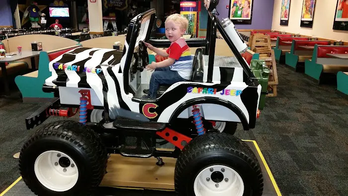 Chuck E. Cheese Picture 5