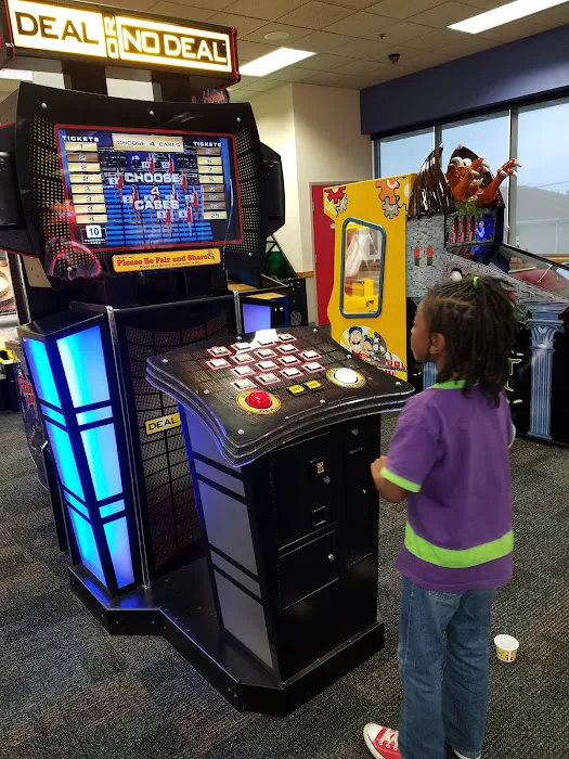 Chuck E. Cheese Picture 9