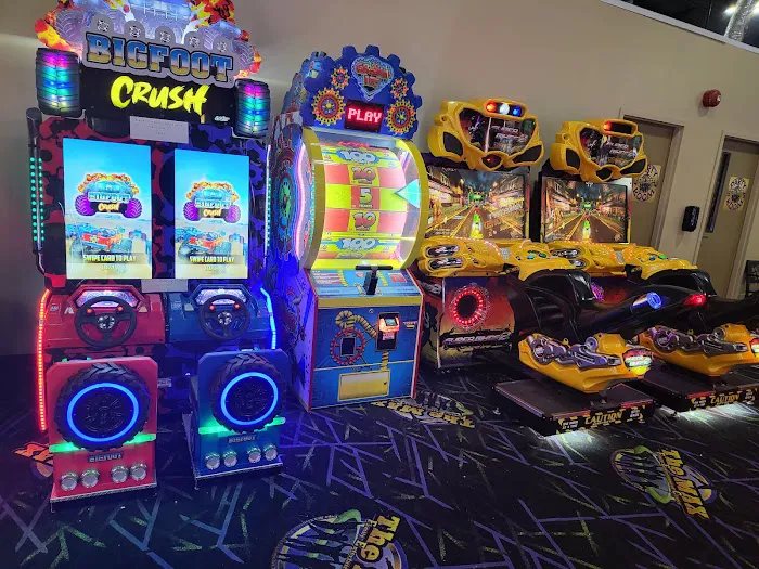 The Max Family Entertainment Picture 2