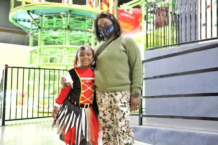 The Max Family Entertainment Picture 8