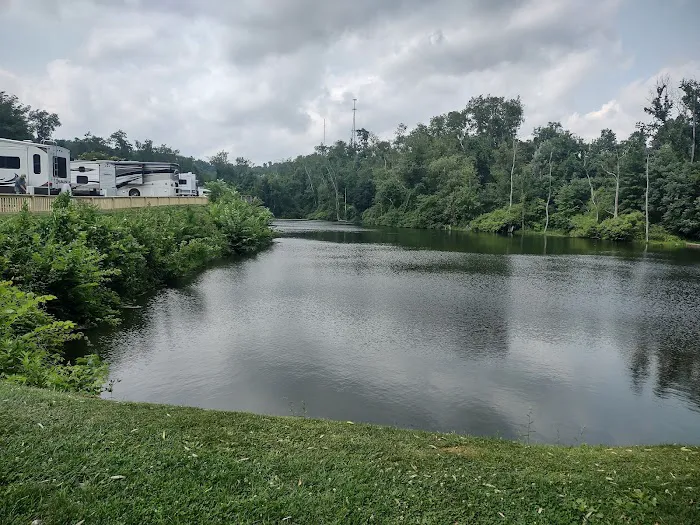 Pine Cove Beach Club & RV Resort Picture 4