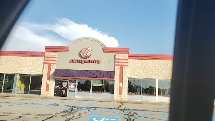 Chuck E. Cheese Picture 4