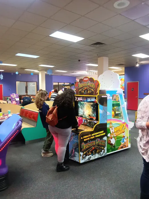 Chuck E. Cheese Picture 5