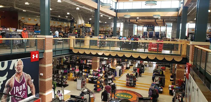 DICK'S Sporting Goods Picture 9