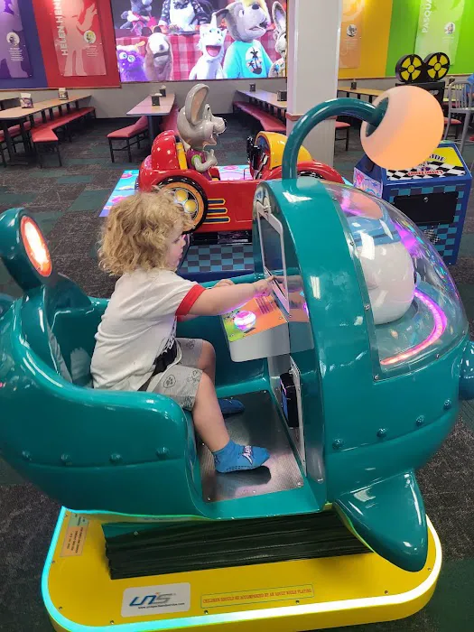 Chuck E. Cheese Picture 6