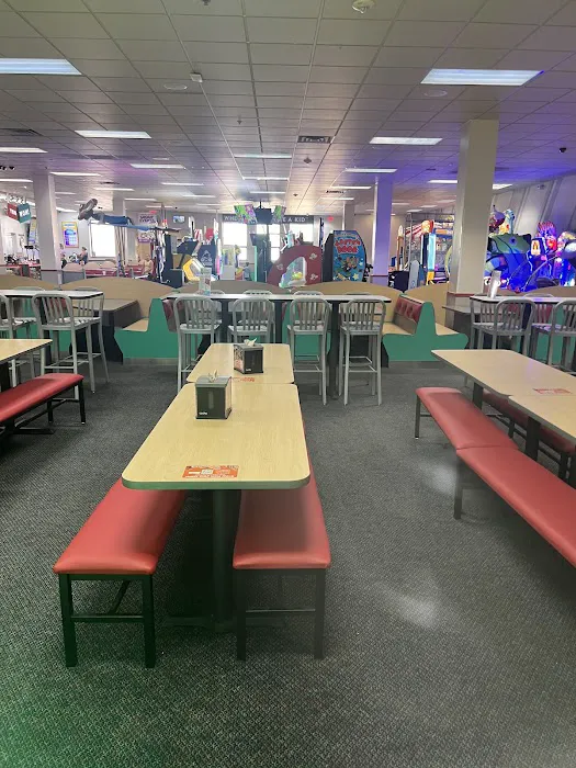 Chuck E. Cheese Picture 1