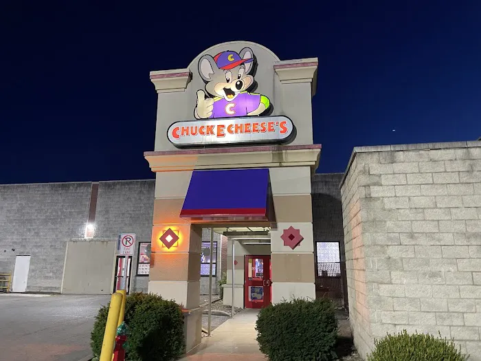 Chuck E. Cheese Picture 2