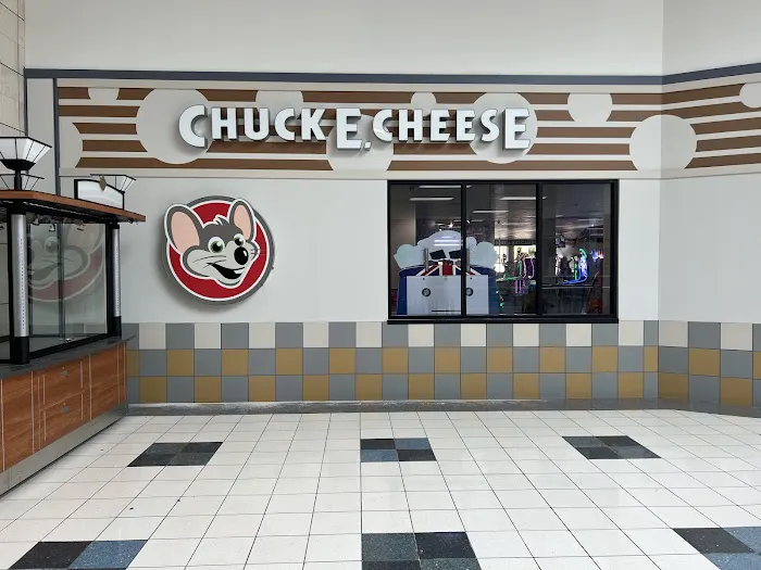 Chuck E. Cheese Picture 4