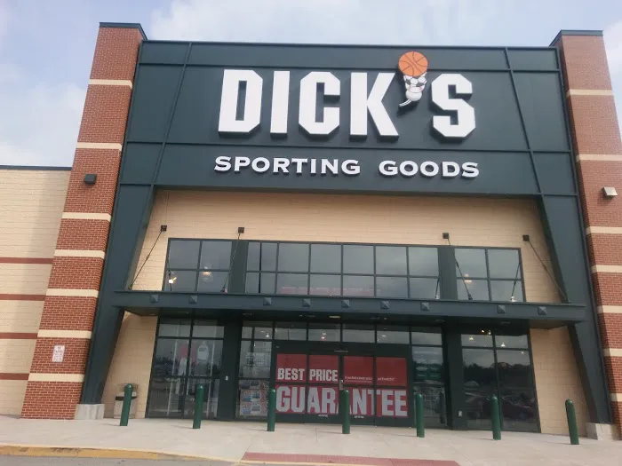 DICK'S Sporting Goods Picture 1