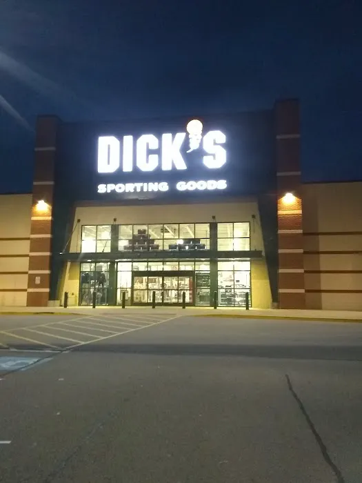 DICK'S Sporting Goods Picture 2