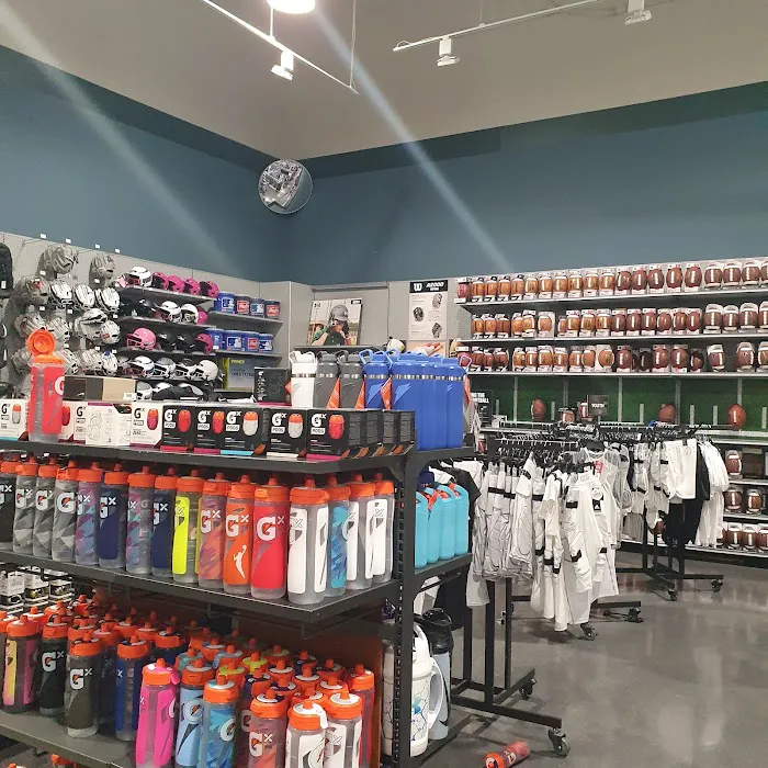 DICK'S Sporting Goods Picture 10