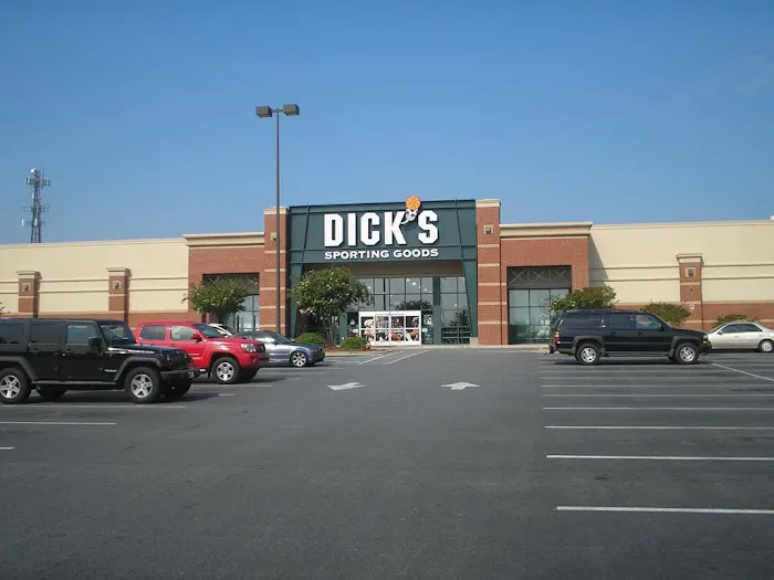 DICK'S Sporting Goods Picture 2