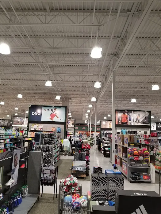 DICK'S Sporting Goods Picture 9