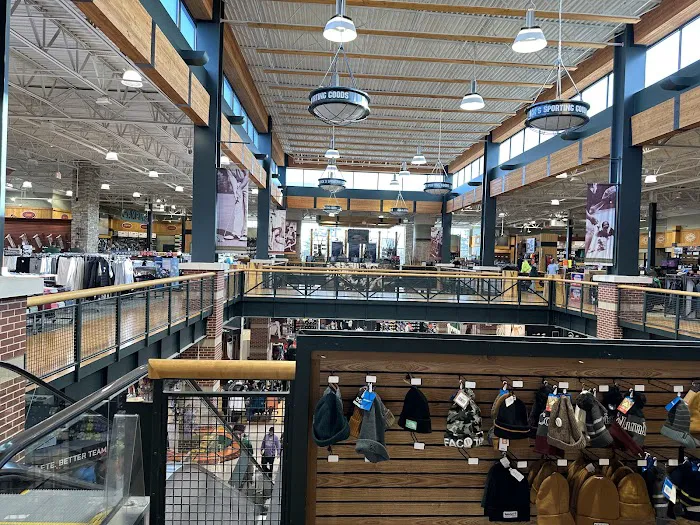 DICK'S Sporting Goods Picture 8