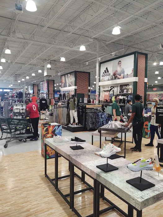 DICK'S Sporting Goods Picture 7