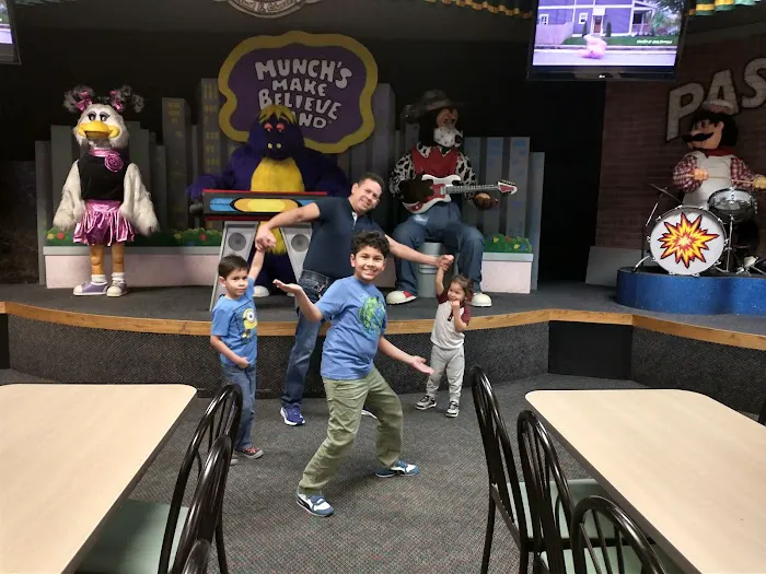 Chuck E. Cheese Picture 6