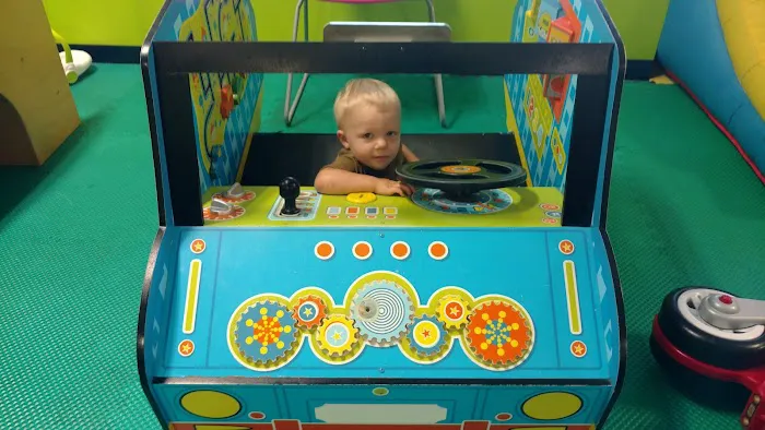Off The Wall, Indoor Bounce & Party Place Picture 10